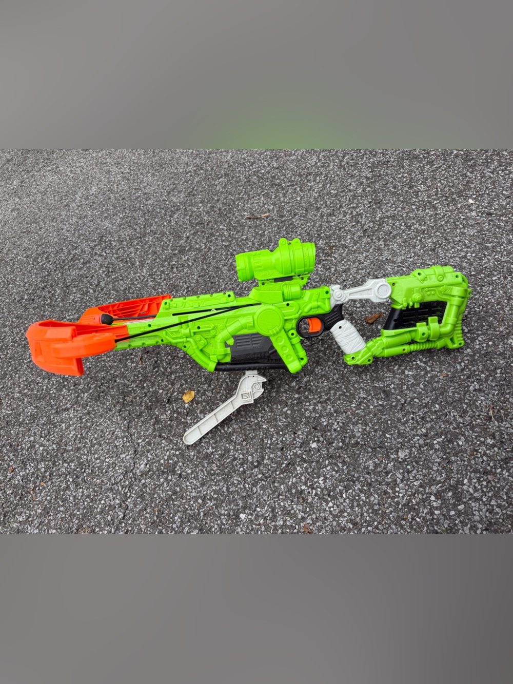 NERF Zombie Strike Dreadbolt Crossbow Toy